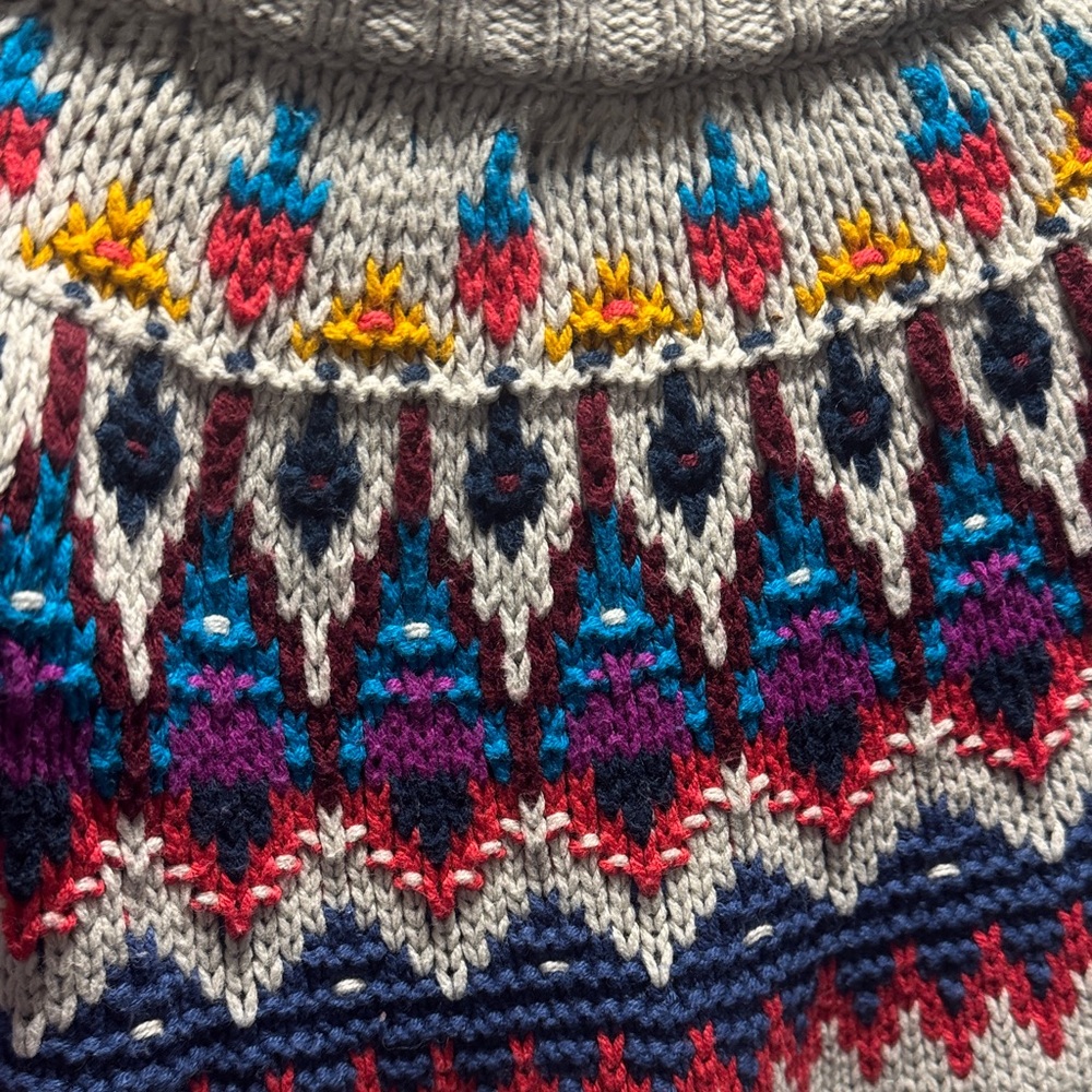Chaps Gray Sweater with Colorful Pattern - Picture 4 of 4